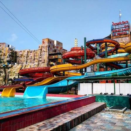  Worlds of Wonder (WOW) is the best places in noida