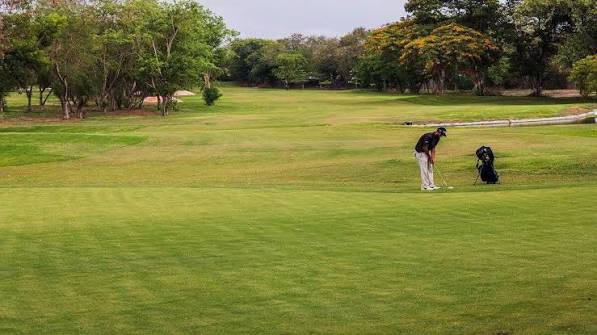  Noida Golf Course
